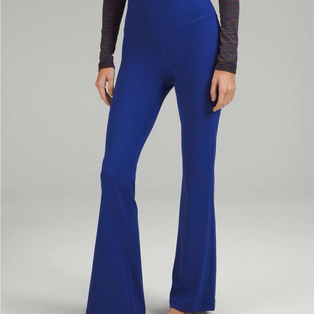 Lululemon Groove Super high rise Flare Pant Nulu Psychic Blue Size 6